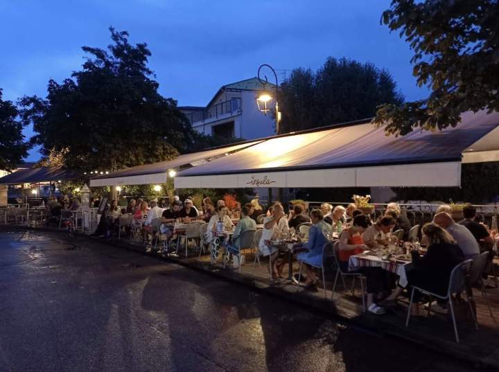Restaurant Insula L'isle sur la sorgue terasse repas de groupe